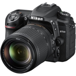 Camara Nikon D7500 con Lente 18-140mm